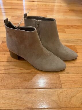 NWT Old Navy Taupe Ankle Booties Stacked Low Block Heel